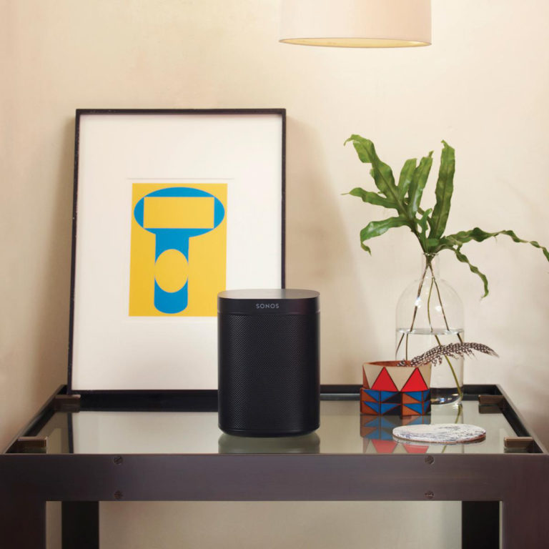 Sonos - One - Enceinte connectée noir wifi - stéréo - bluetooth - airplay 2 - mérignac - talence - pessac - bruges - begles - eysines – Bordeaux - biarritz – bayonne - pays basque - anglet côte basque