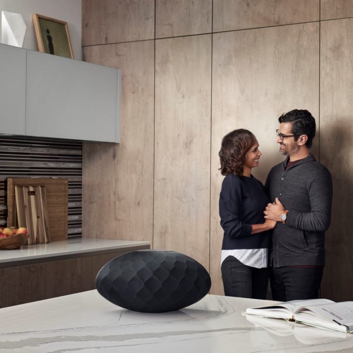 Enceinte sans fil - Bowers Wilkins Formation Wedge - en intérieur