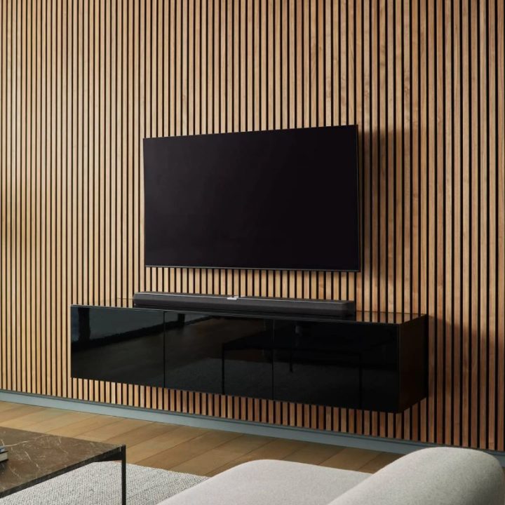 Barre de son home-cinéma - Bowers Wilkins - Panorama 3 sur meuble TV